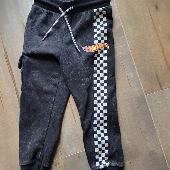 Hotwheels Set - Picture 2 of 3